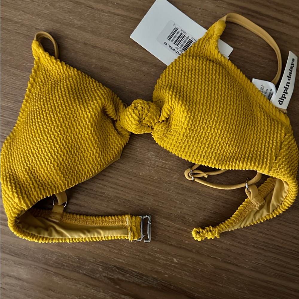 Dipping’ Daisies Bikini Top NWT